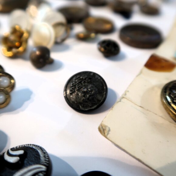 Large Old Button Collection Some Military Style Buttons Some Vintage Variety - Picture 5 of 16